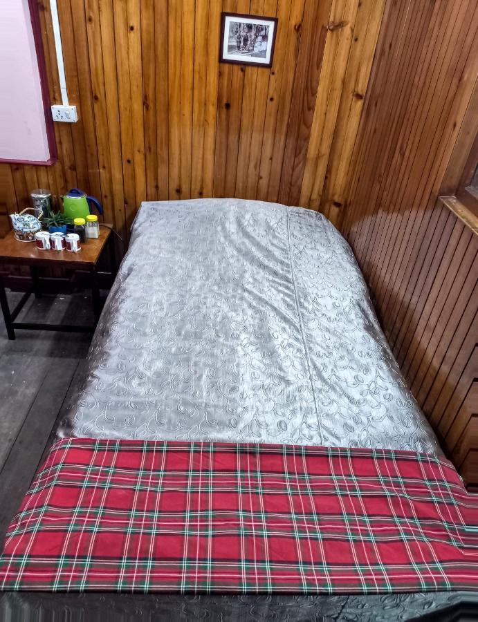 West Point Backpackers Hostel Дарджилинг Экстерьер фото