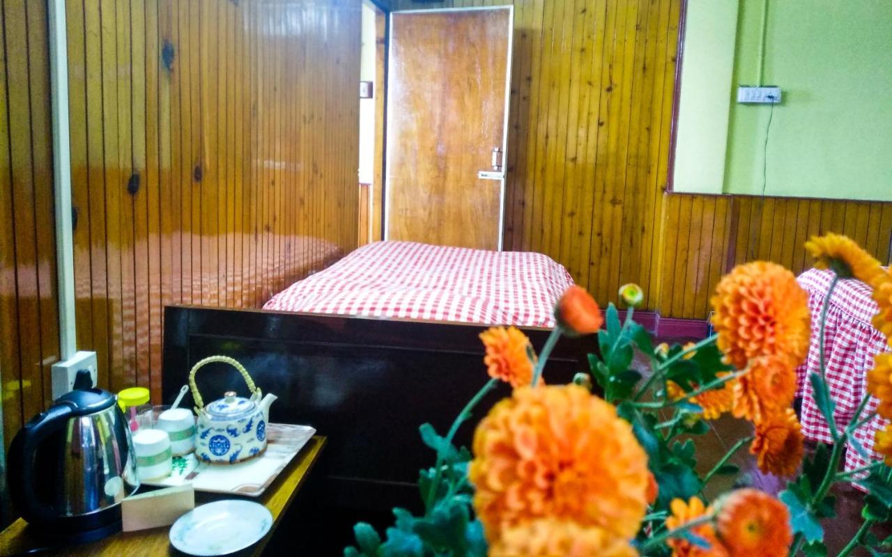 West Point Backpackers Hostel Дарджилинг Экстерьер фото