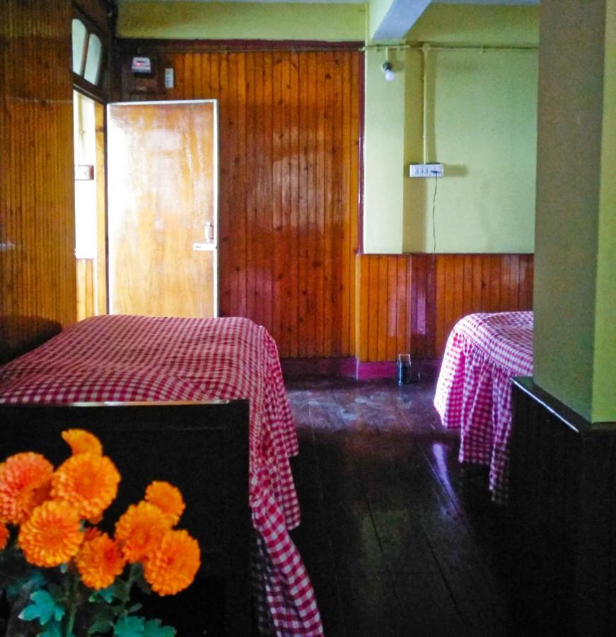 West Point Backpackers Hostel Дарджилинг Экстерьер фото